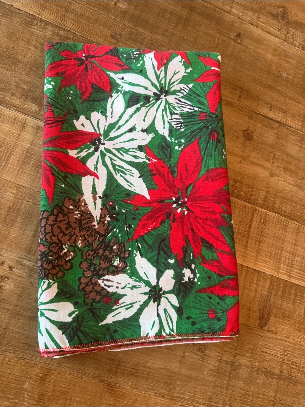 Vintage 60’s Oval Rustic Poinsettia Fabric Tablecloth. Christmas | Holiday